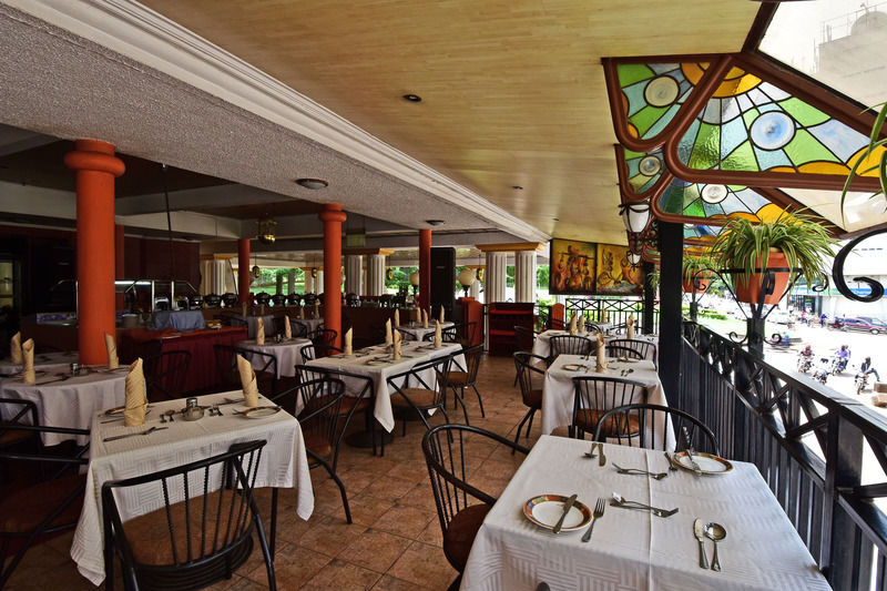 Grand Imperial Hotel 坎帕拉 外观 照片