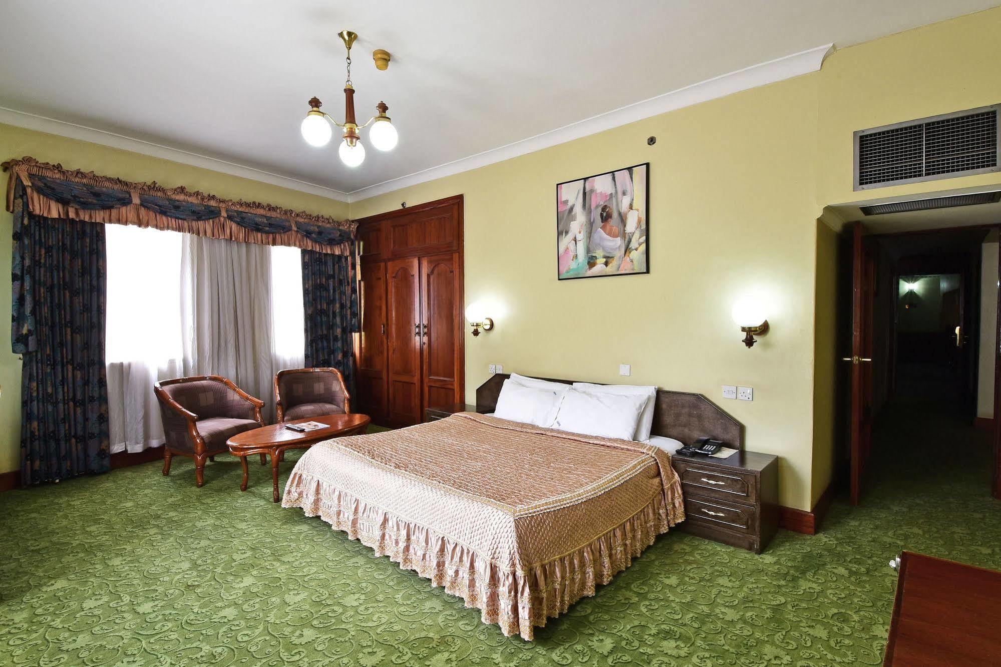 Grand Imperial Hotel 坎帕拉 外观 照片
